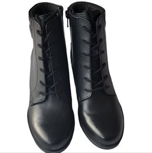 Clarks Collection Womens Black Leather Ankle Boots Size 6.5